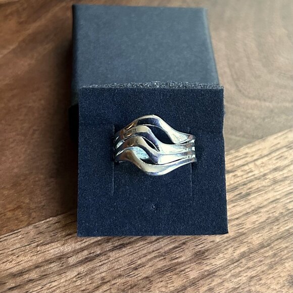 New Sterling Silver 925 Openwork Wave Ring Size 8 - Picture 2 of 6